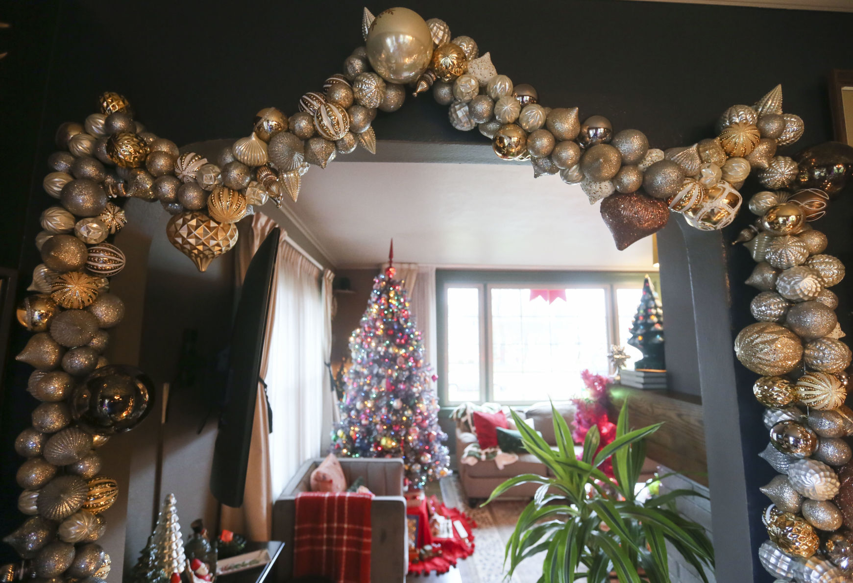 112420-qc-nws-decorations-38.JPG